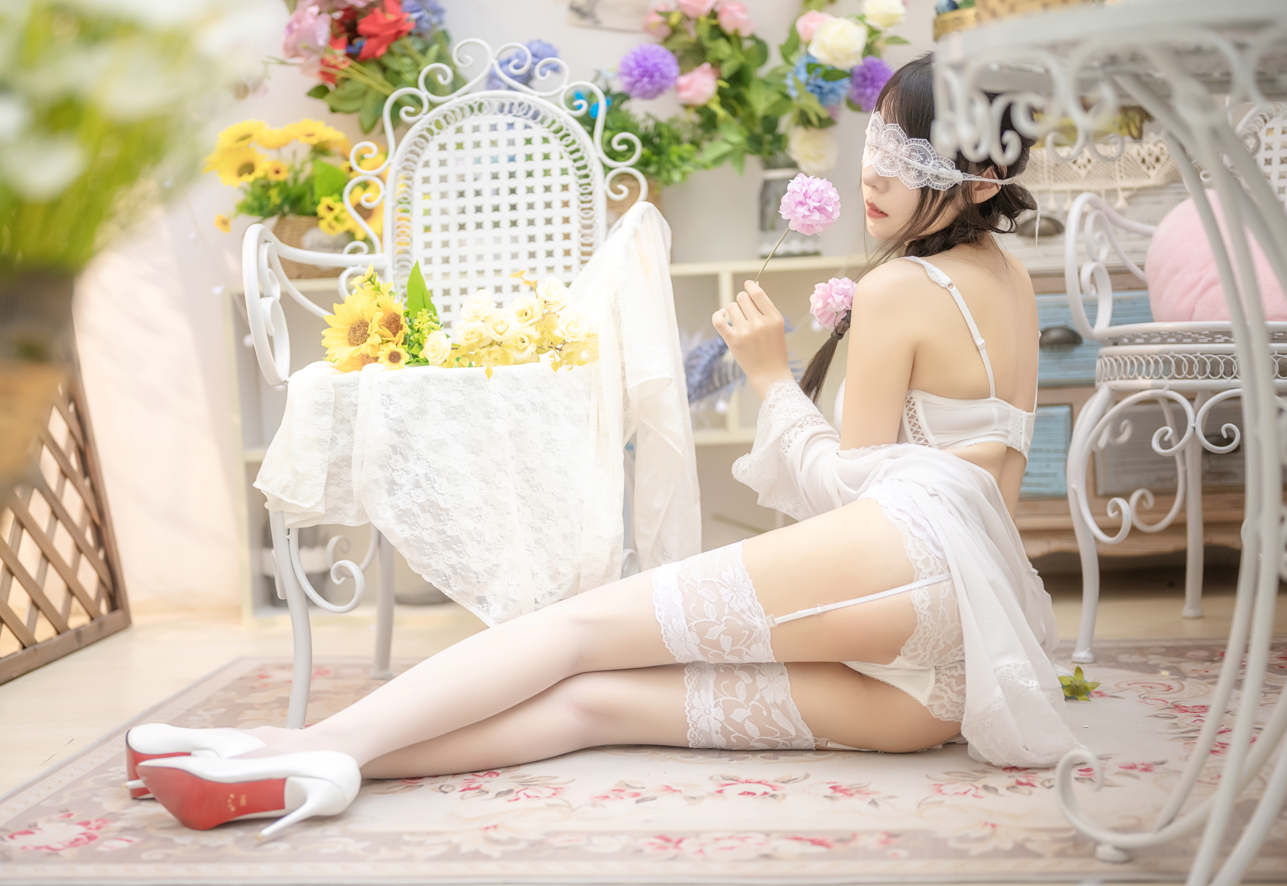 香草喵露露–NO.021 白色玫瑰[49P2V-1.14GB]预览图 2