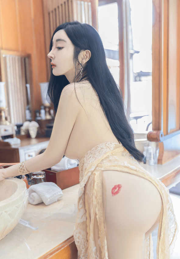 [XiuRen秀人网] 2021.10.09 No.4040 允爾 [60+1P 604M]预览图 2