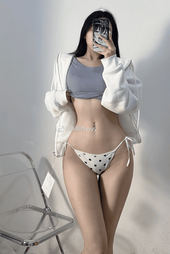 【微密圈】陈佩奇yyyy最新图集 【1414P/70V/4.97G 】预览图 3 【微密圈】陈佩奇yyyy最新图集 【1414P/70V/4.97G 】预览图 3