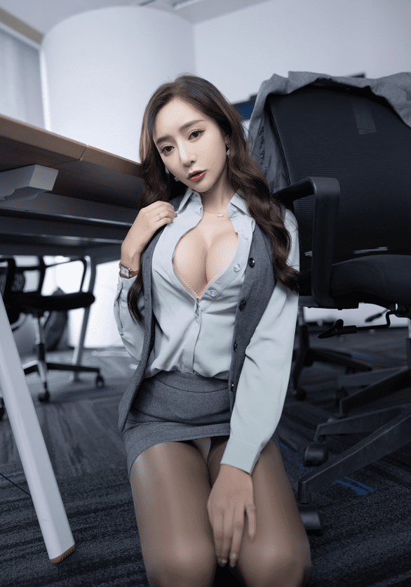 [XiuRen秀人网] 2021.11.22 No.4251 王馨瑶yanni 职业装OL [80+1P 710M]预览图 3