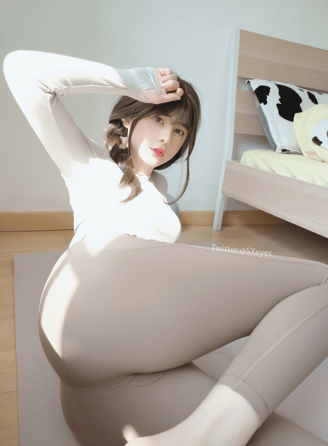 【抢鲜】眼酱大魔王w – NO.65 Vol.32 瑜伽裤 [32P-160MB]预览图 3