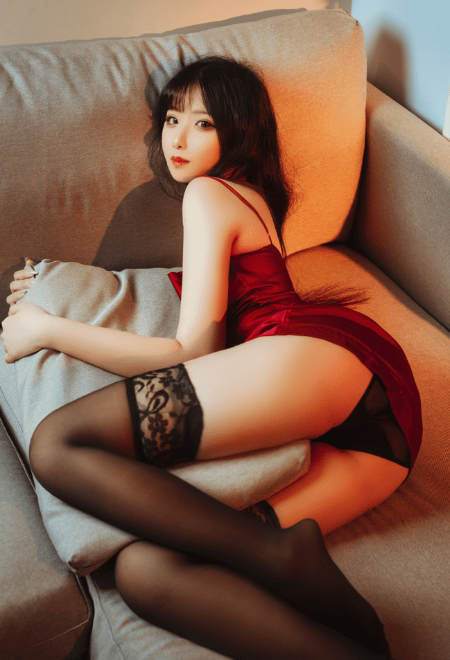 熊丫丫 – NO.01 红色睡裙 [15P-123MB]预览图 2