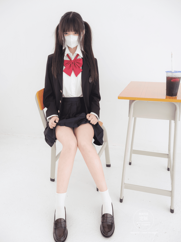 「紧急企划」EX-006 见希w 西式jk 白丝 [75P1V-4.04GB]预览图 2