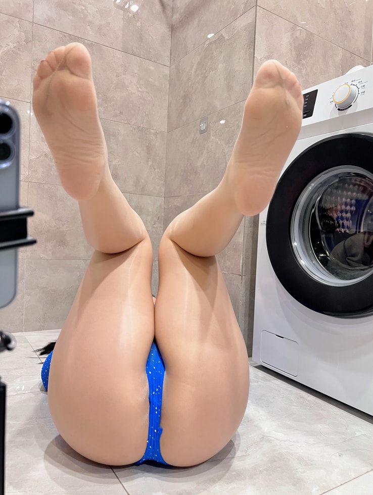 【微密圈】120斤的小王同学-蓝色透视[109P2V-432MB]预览图 3