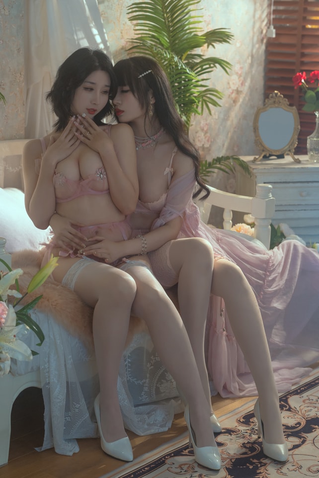 云溪溪 – NO.47 奶桃 花吟 [5V150P-1.87G]预览图 3