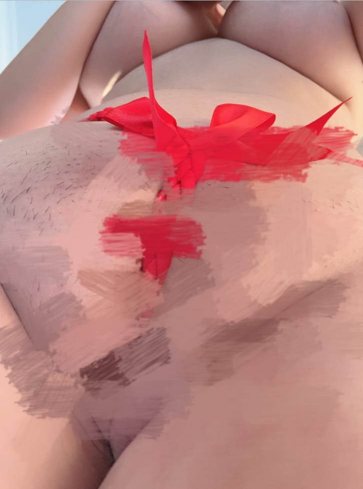 【微密圈】120斤的小王同学-红色蝴蝶结[29P1V-673MB]预览图 1