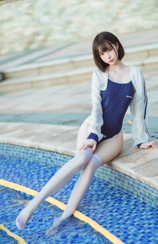 许岚LAN NO.30 泳池竟泳 [40P-365M]预览图 2