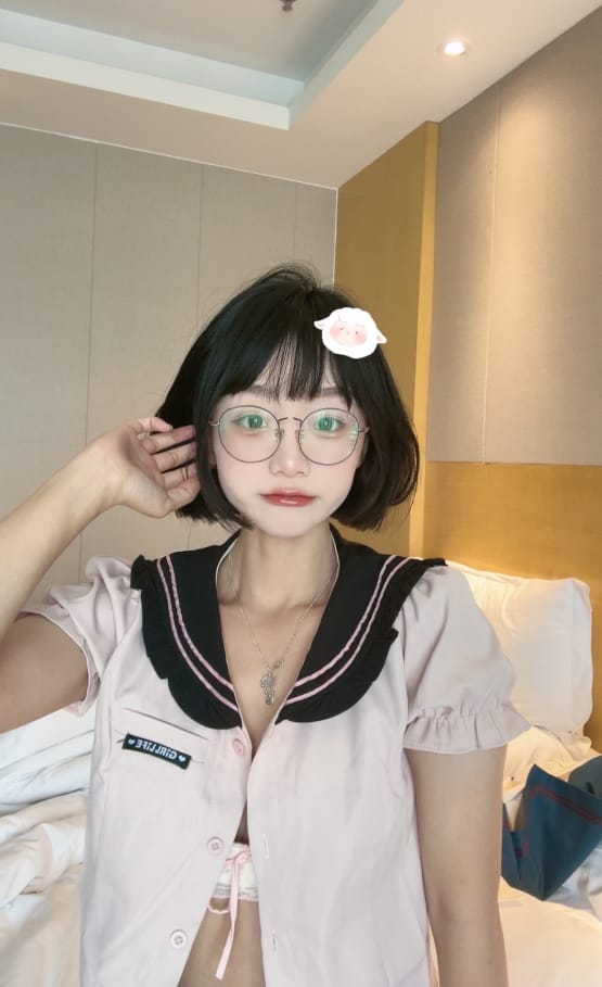 【微密圈】胜利的小生活-JK系列 [16P-66M]