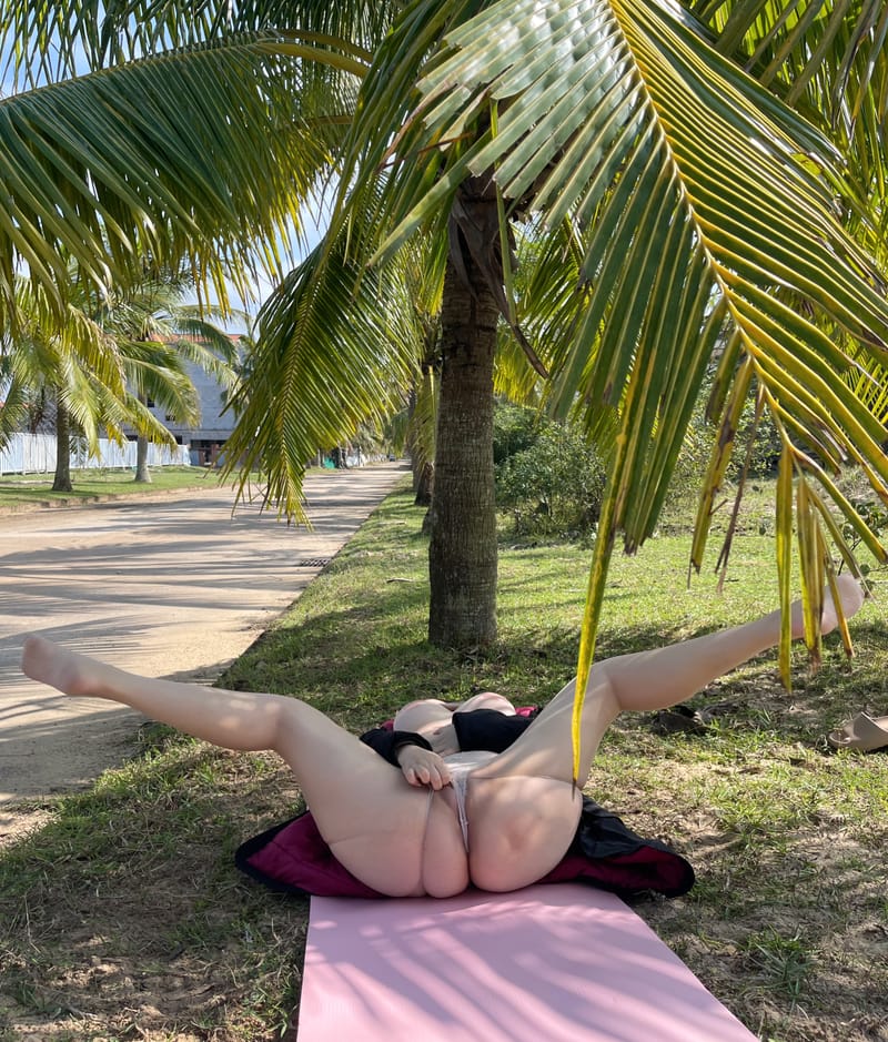 【微密圈】迷人的五姨太-香车美臀 [24P2V-380M]预览图 2