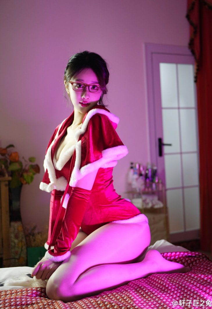 【微密圈】轩子巨二兔-圣诞白色马油袜 [22P-34M]