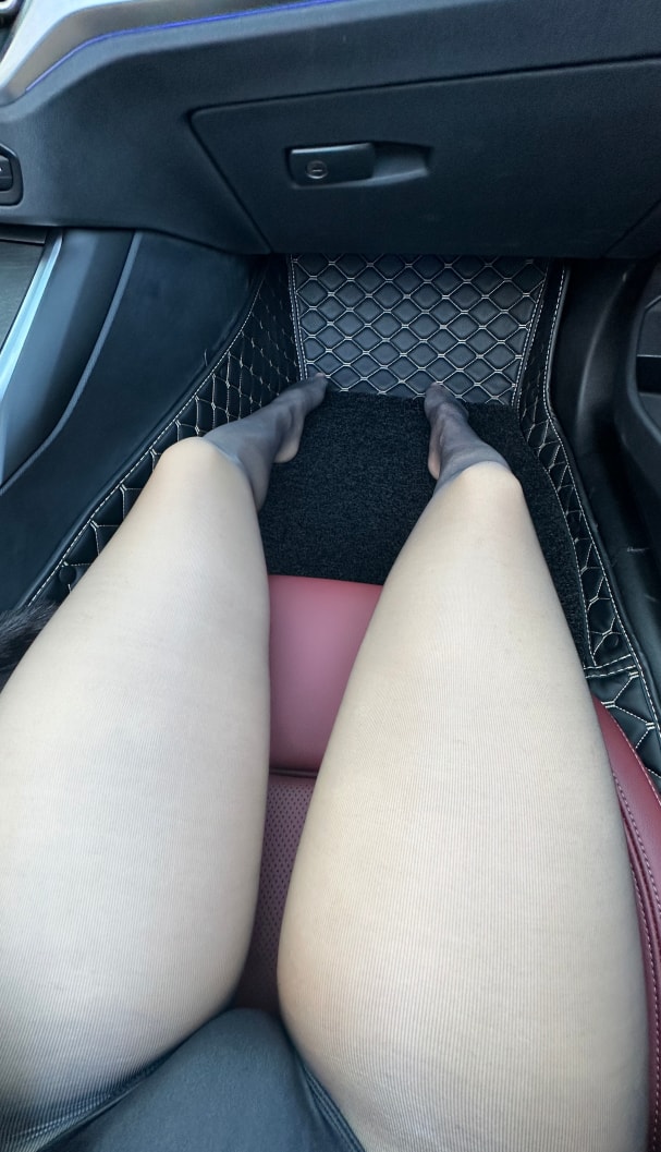 【微密圈】俏妞qiaoniuTT-车库美人 [42P1V-271M]预览图 2