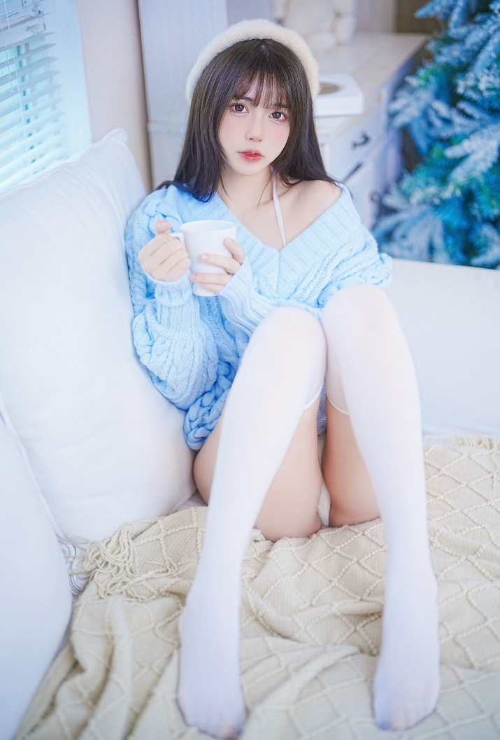 Tina很妖孽呀 – NO.26 蓝色秋冬毛衣[27P-168M]预览图 2