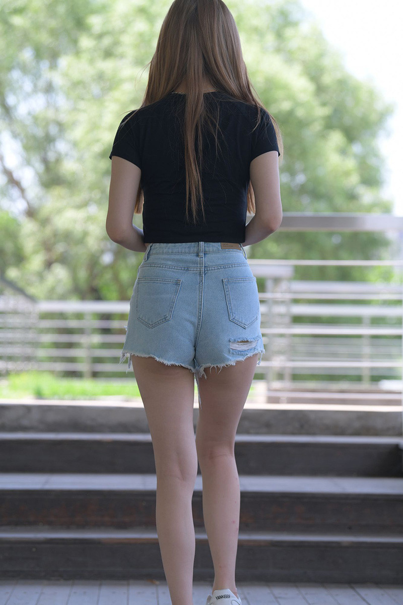 [街拍]762.蓝色牛仔热裤女孩[图片/视频/10.01GB]预览图 4