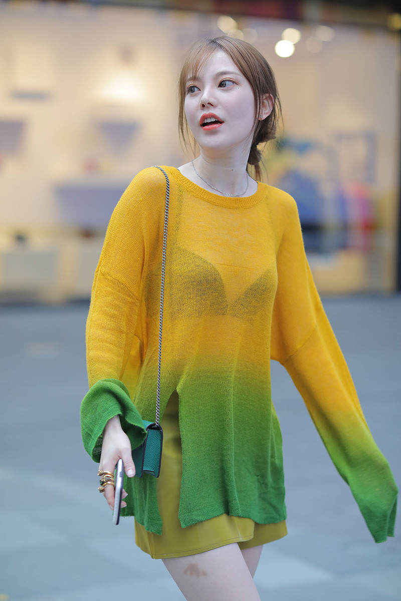 [街拍]V6.淡黄时尚小姐姐[图片/51P]预览图 3