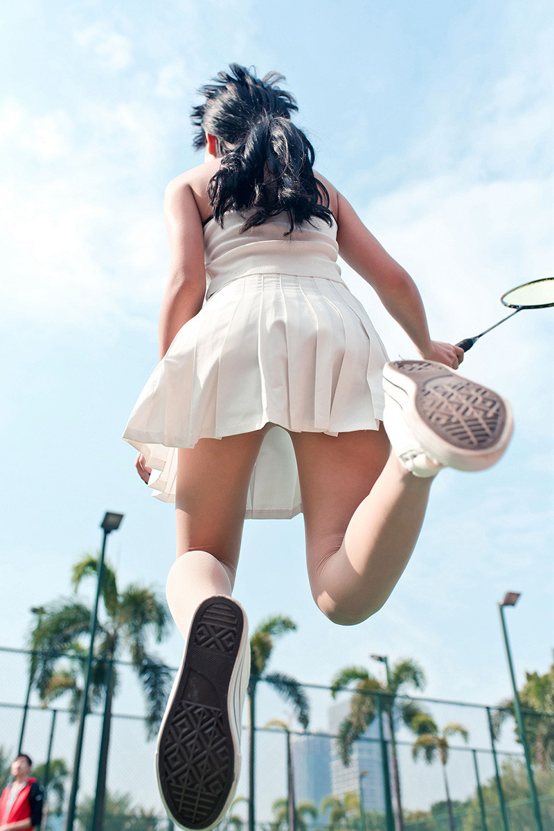 [街拍]F104.[御风街拍]丝足系列-萌宝儿逗比丝足打羽毛球[图片/视频/3.04G]预览图 2