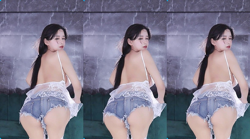 [主播]网易CC直播小恩雅抖胸抖臀定制舞蹈预览图 2