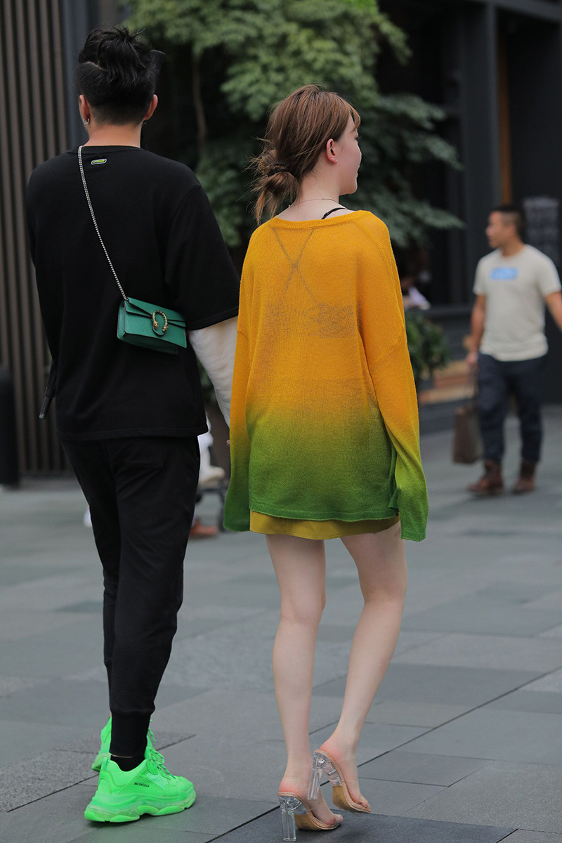 [街拍]V6.淡黄时尚小姐姐[图片/51P]预览图 2