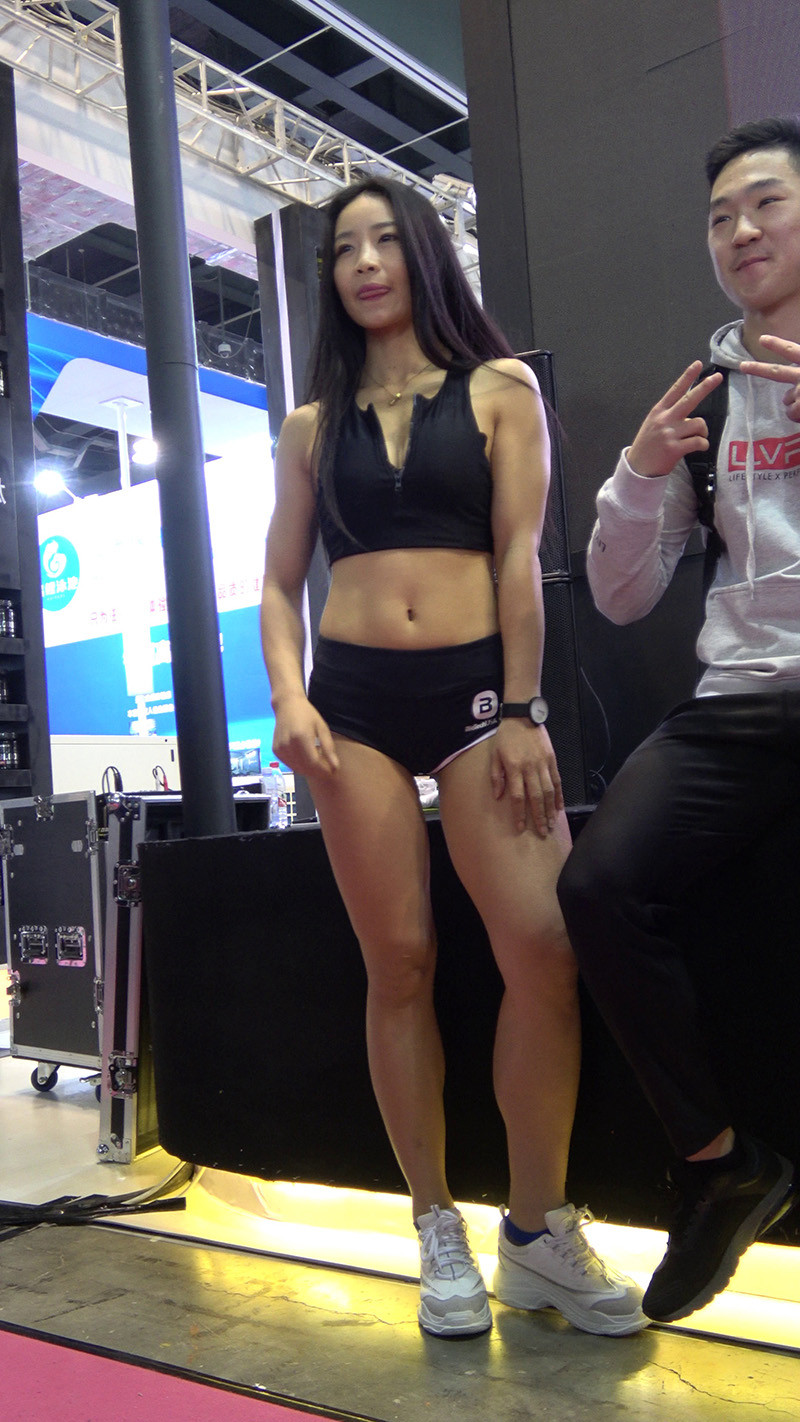 [展会]漂亮的健身模特美臀小姐姐[6V/4.5G]预览图 3