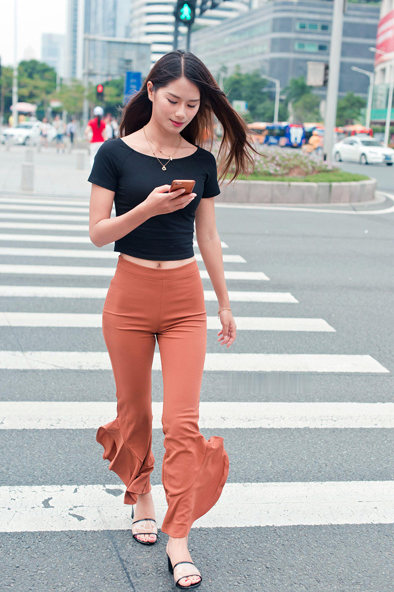 [街拍]99.紧身霓虹喇叭裤美女[图片/视频/9.27GB]预览图 3