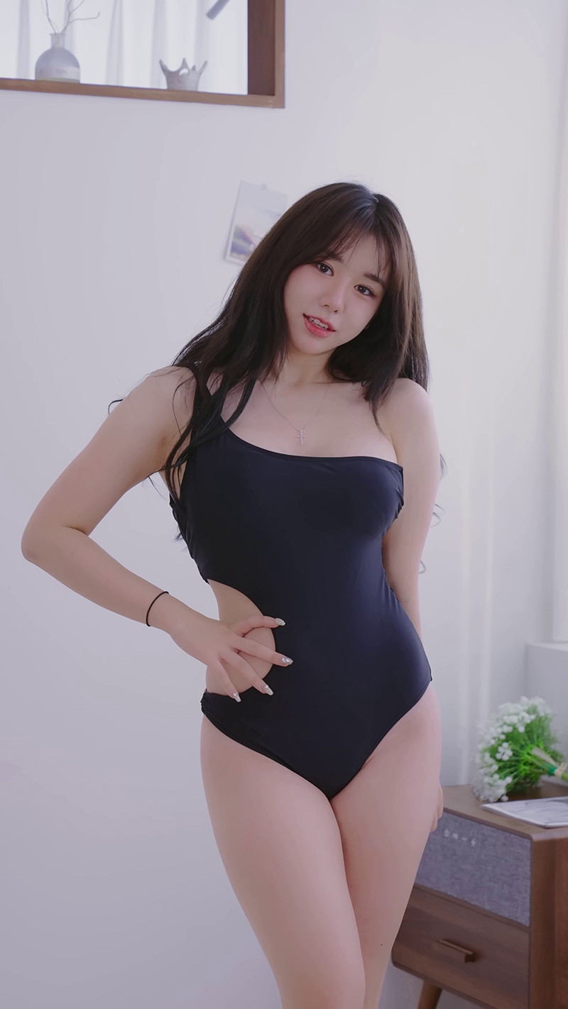 [写真]Lookbook时装秀竖版拍摄Judy no bar比基尼换装