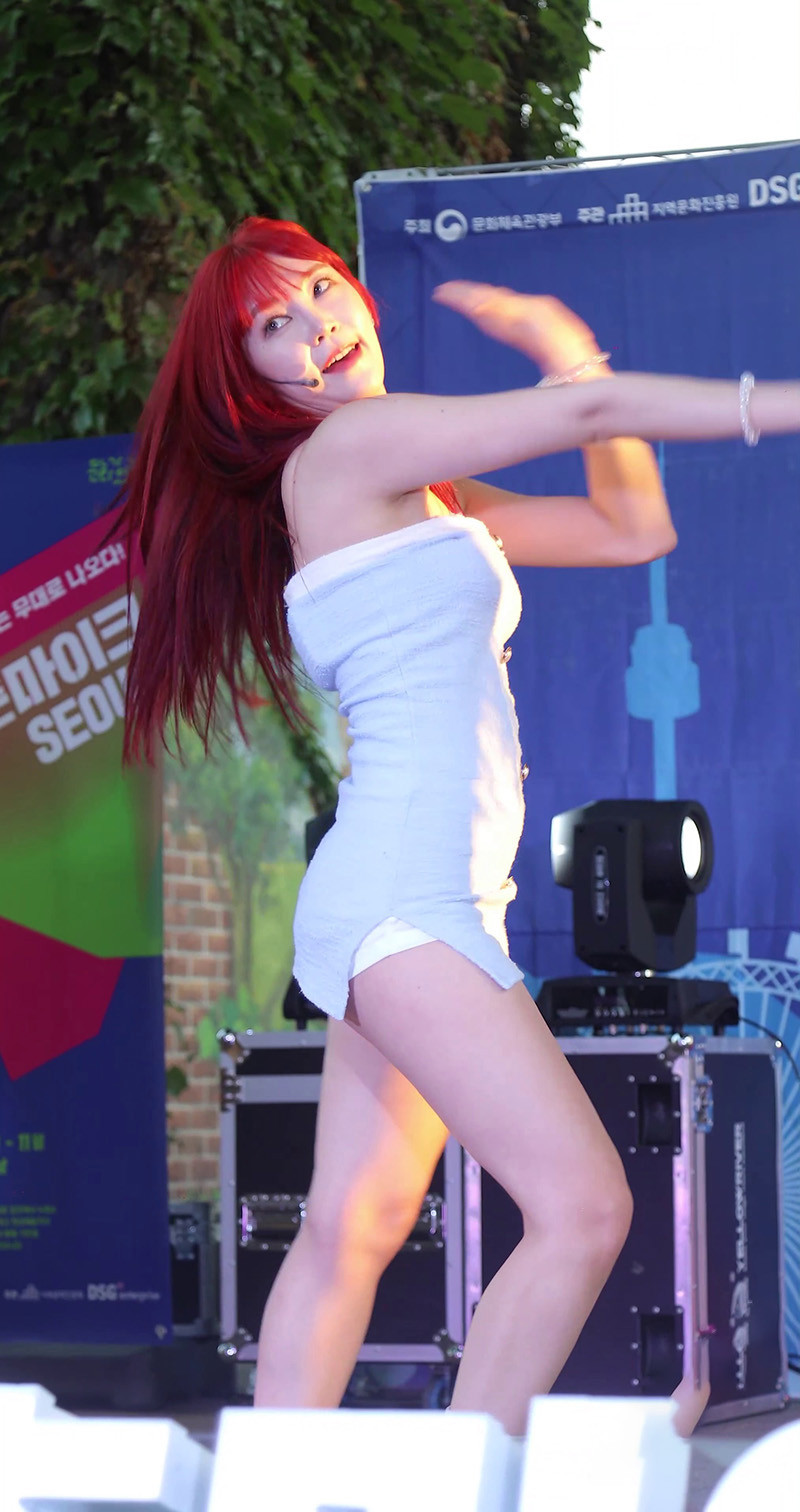 [饭拍]韩汉江公园Hey Girls演出-Jane