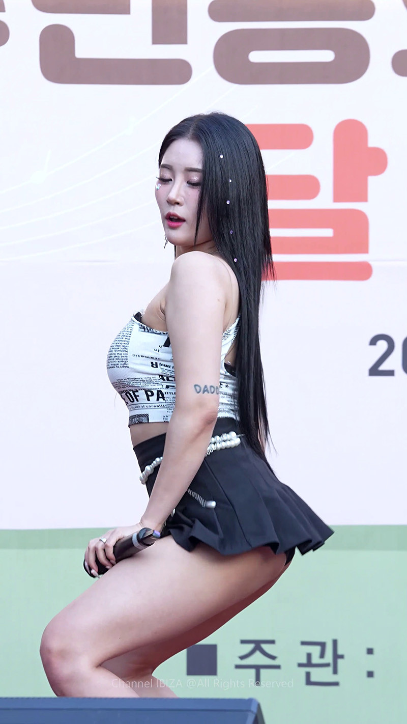 [饭拍]Girl Crush Hayun &Bomi月光音乐节2则预览图 5