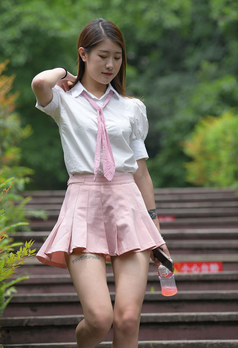 [街拍]721. 粉色短裙美眉[图片/视频/8.52GB]预览图 4