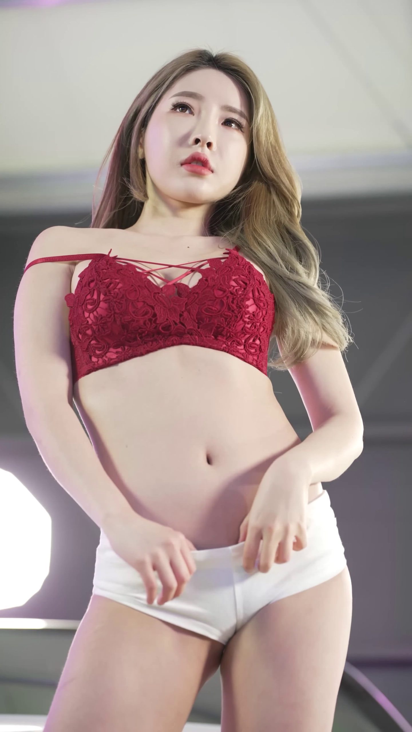 [写真]韩国模特汉娜Hanna独特魅力白色热裤翘臀预览图 2