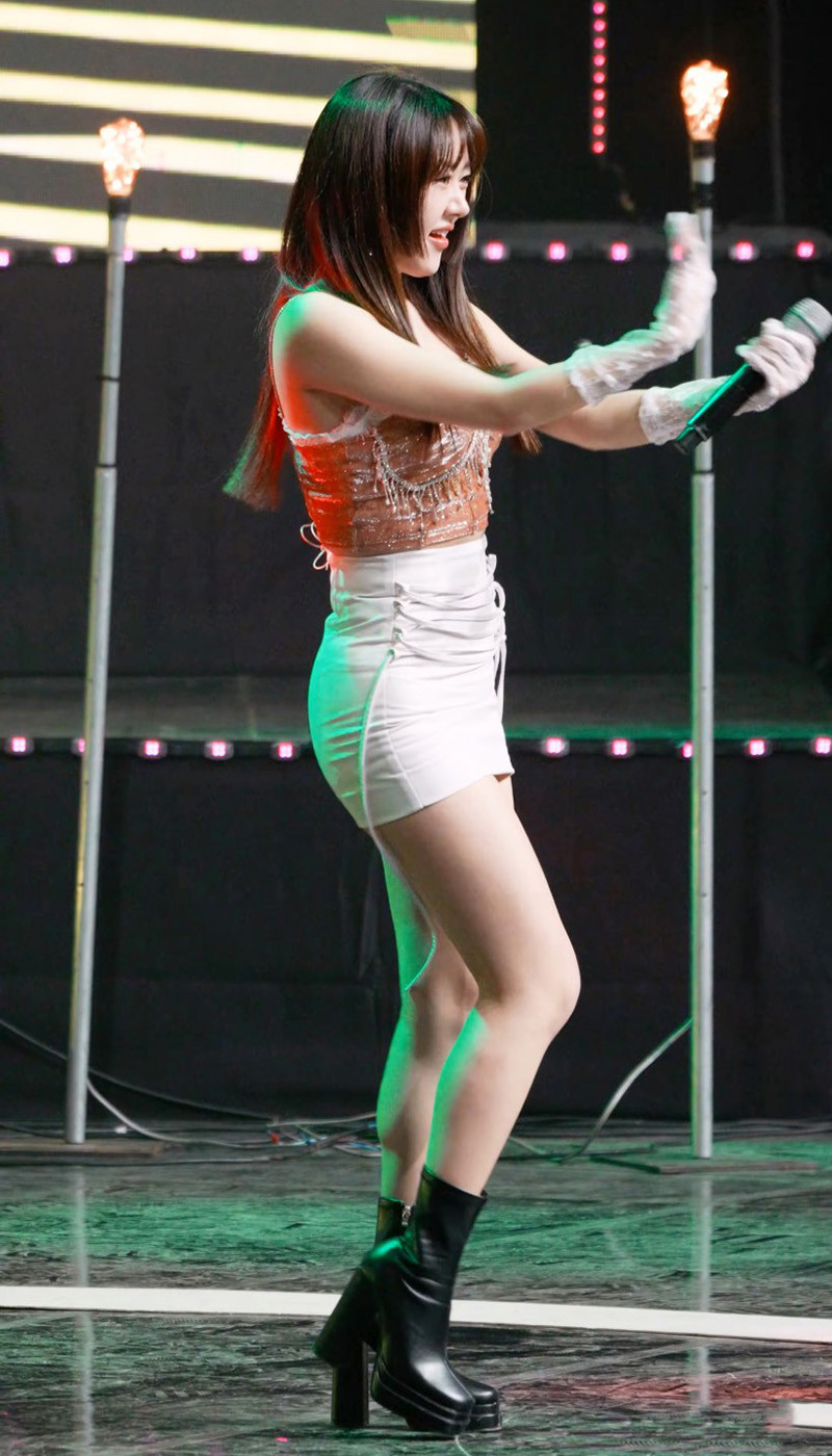 [饭拍]20230510韩国女团MINIMANI现场[4v/1.48 GB]预览图 2