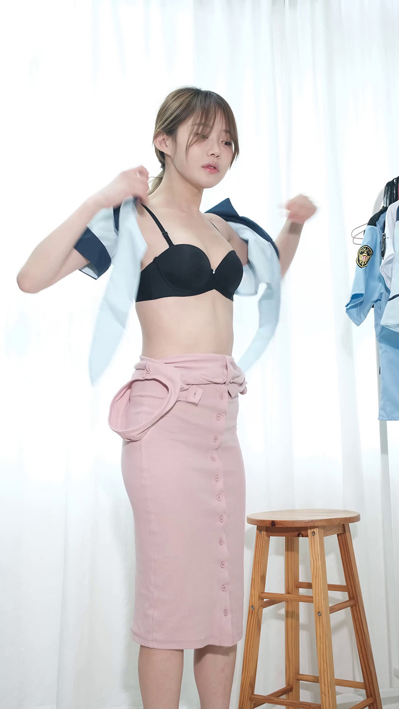 [写真]lookbook竖版拍摄空姐制服换装2则预览图 2