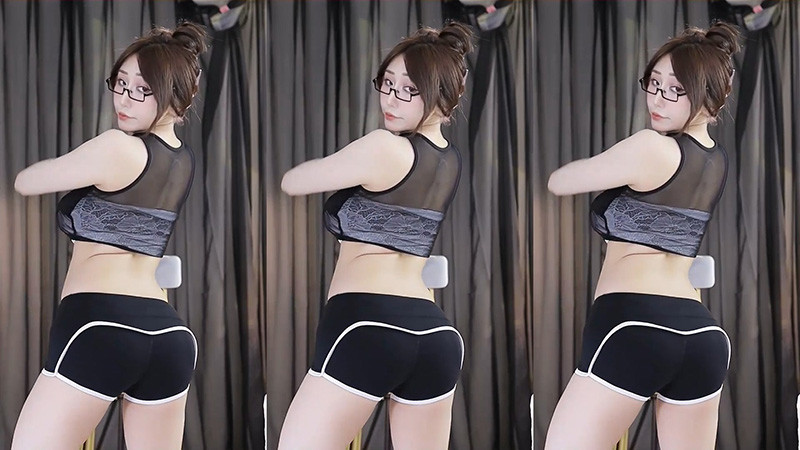 [主播]230205网易CC主播蜜小兔热裤抖臀热舞