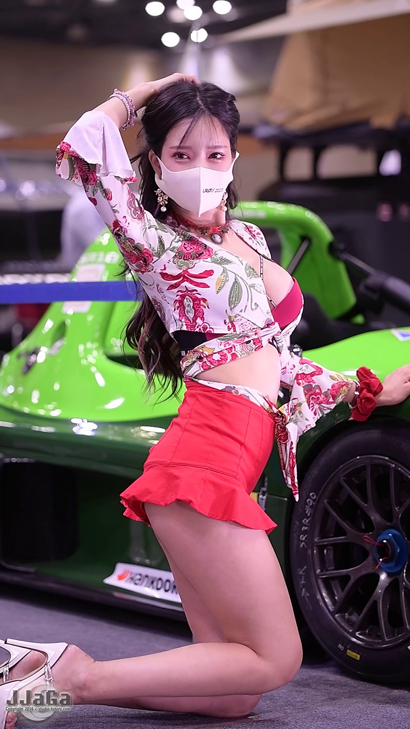 [展会]韩国车展模特韩敏英Han Min-young红色迷你裙预览图 2