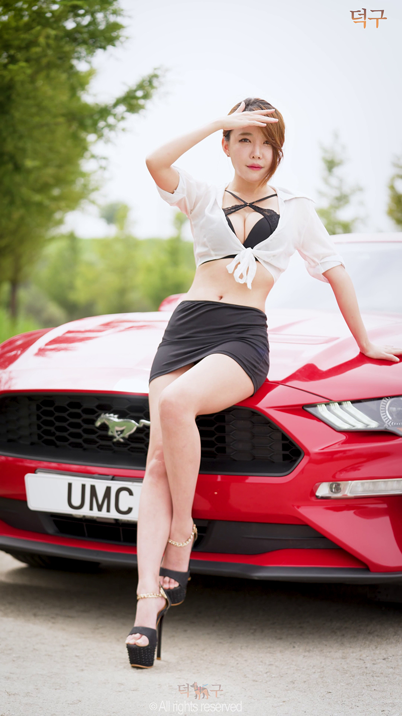 [写真][4K] 红色跑车模性感写真