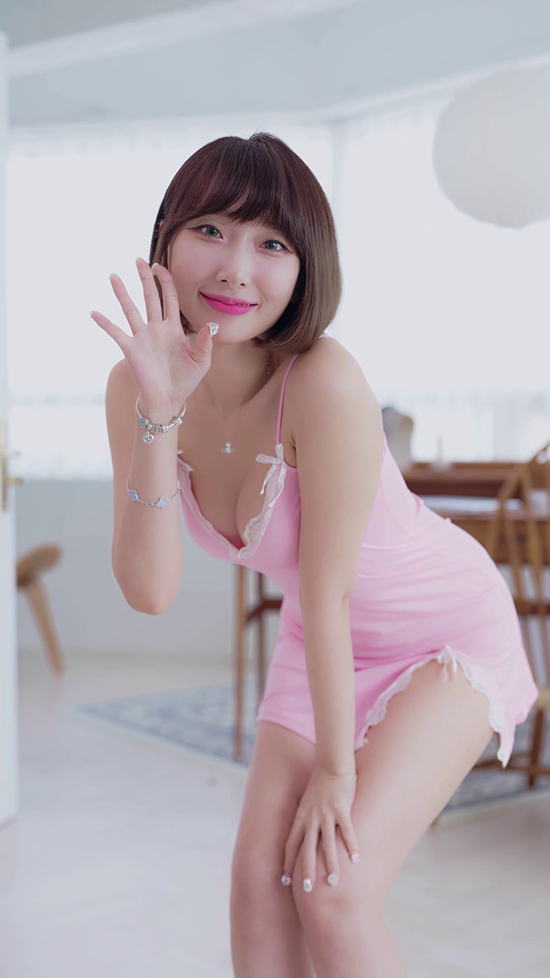 [写真]lookbook竖版拍摄女神般的粉色紧身长裙预览图 4