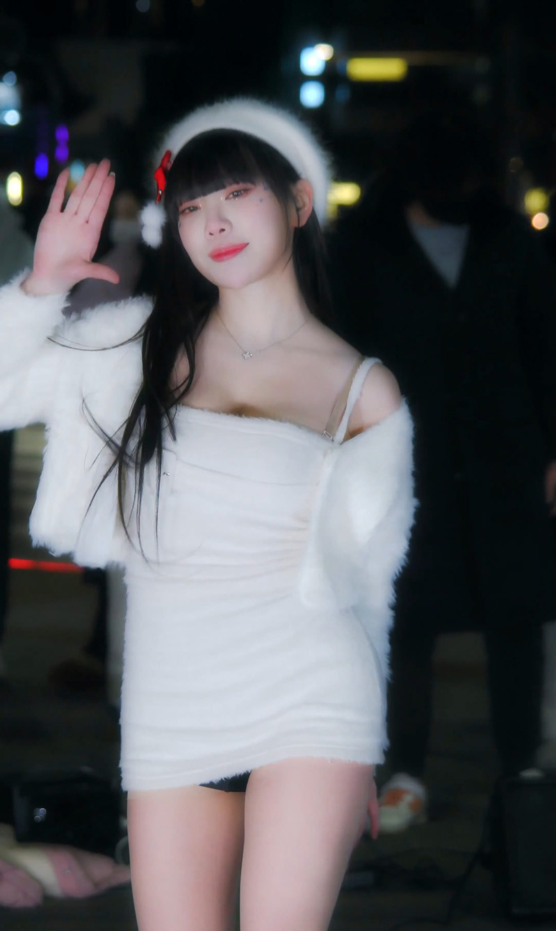 [热舞]221224杨桃 (Dami) - T-ara-Bo Peep Bo Peep街头热舞预览图 2