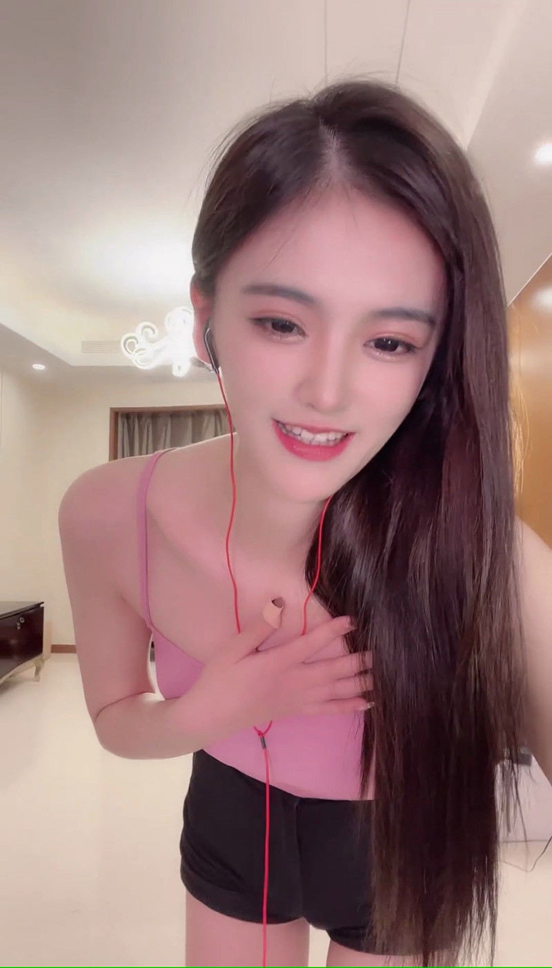 [小姐姐]抖音主播Ava兔兔兔好会扭[6v/712.6MB]预览图 2