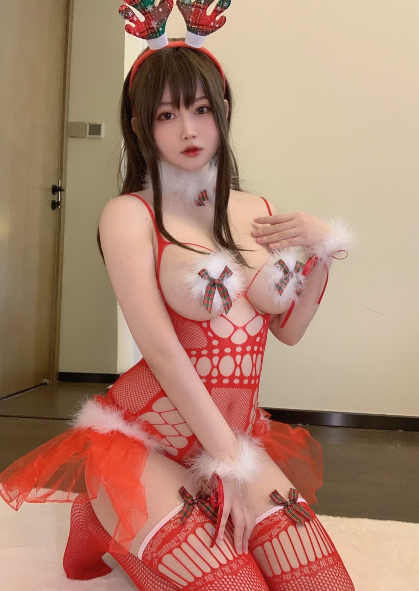 是依酱吖 – 丰满诱人写真作品套图合集【持续更新中】预览图 4